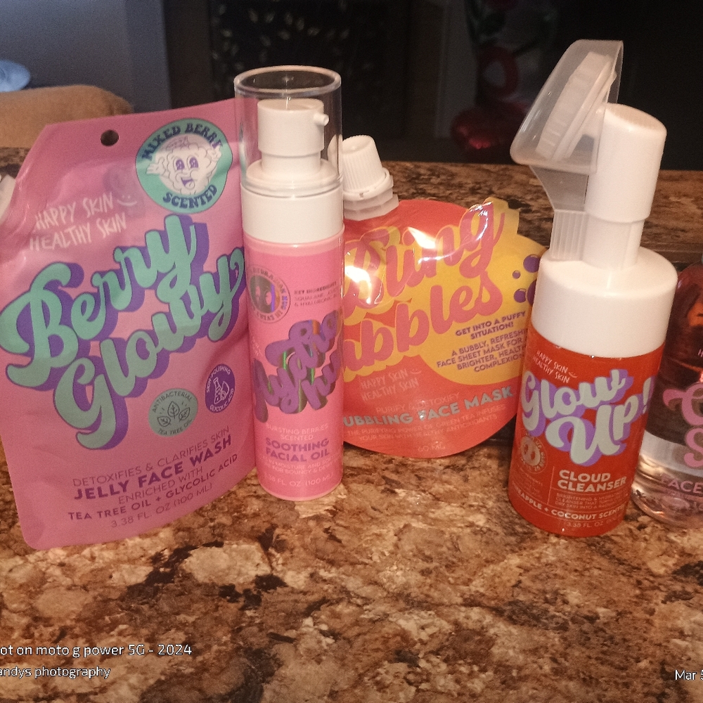 Glow up beauty Bundle Pamper Me Spa Day - Picture 4 of 4